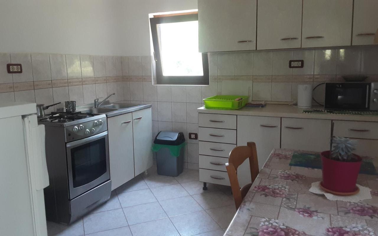 Apartments Nena 3* Liznjan Luaran gambar
