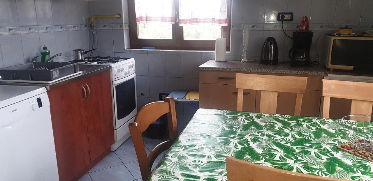Apartments Nena 3* Liznjan Luaran gambar
