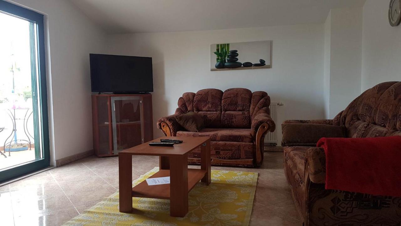 Apartments Nena 3* Liznjan Luaran gambar